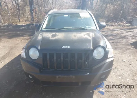 2007 Jeep Compass Sport z USA, uszkodzony, nr VIN 1J8FF47WX7D180657
